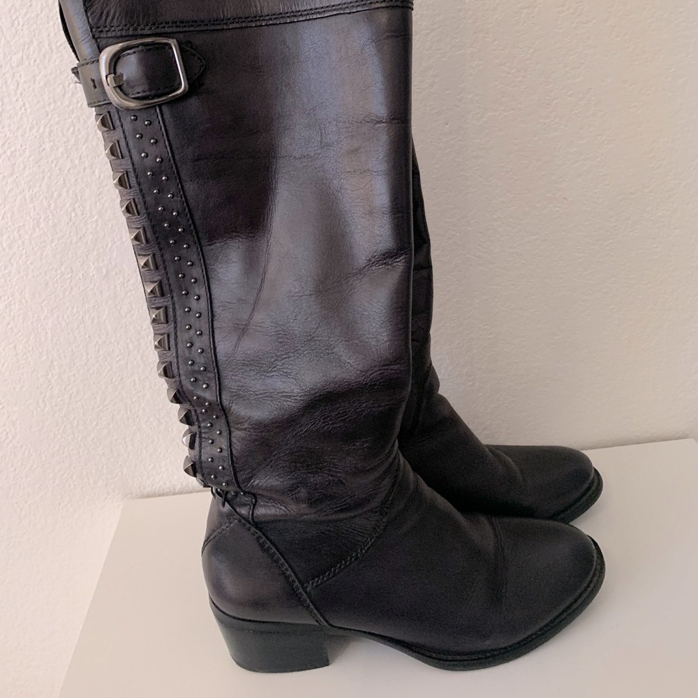 • Vince Camuto Boots •